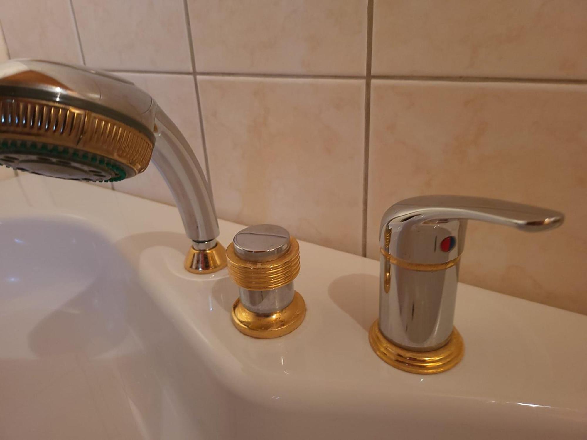 特鲁萨Lilla Huset Med Stor Traedgardstomt Naera Golf Och Hav别墅 外观 照片