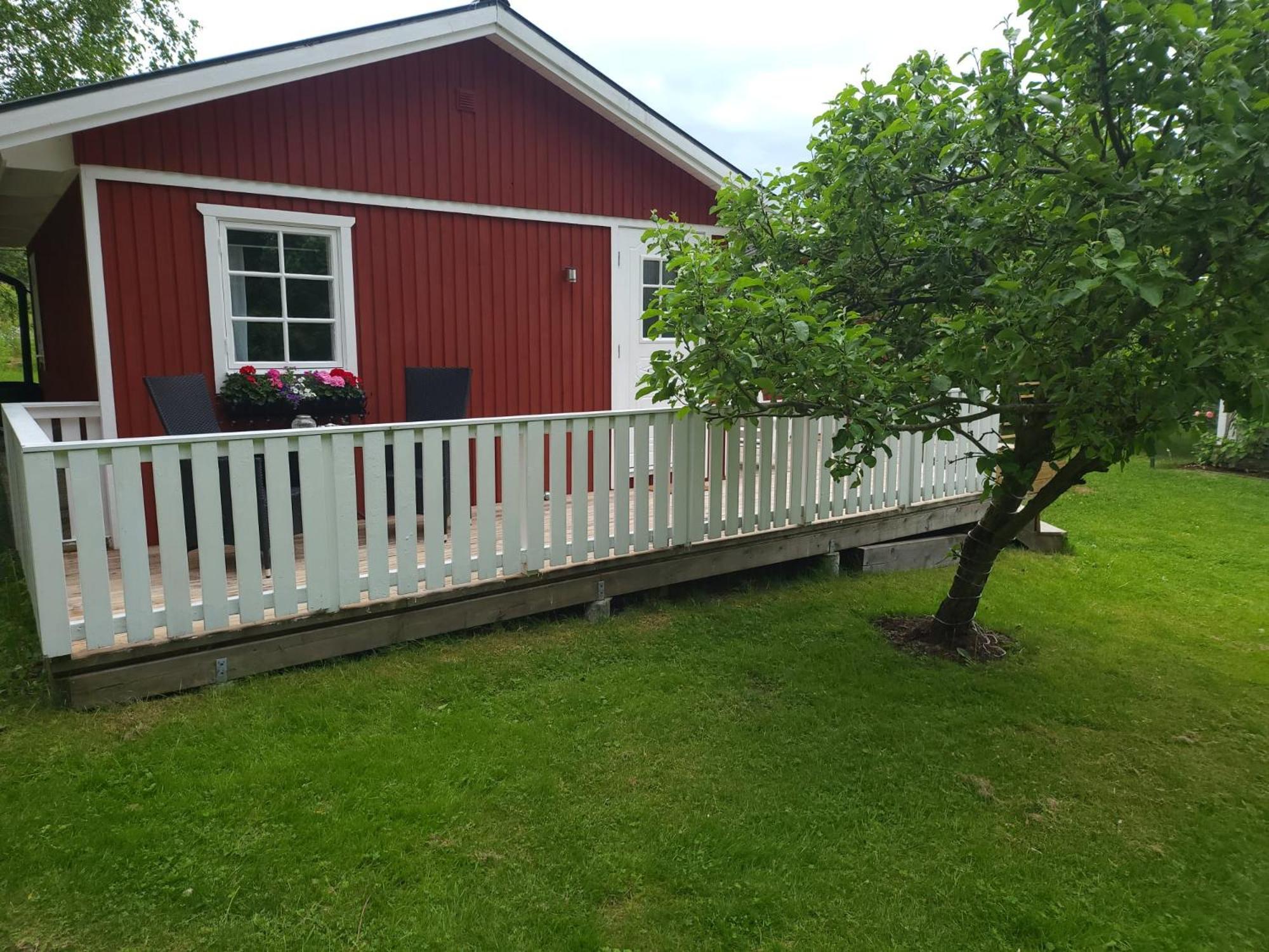 特鲁萨Lilla Huset Med Stor Traedgardstomt Naera Golf Och Hav别墅 外观 照片